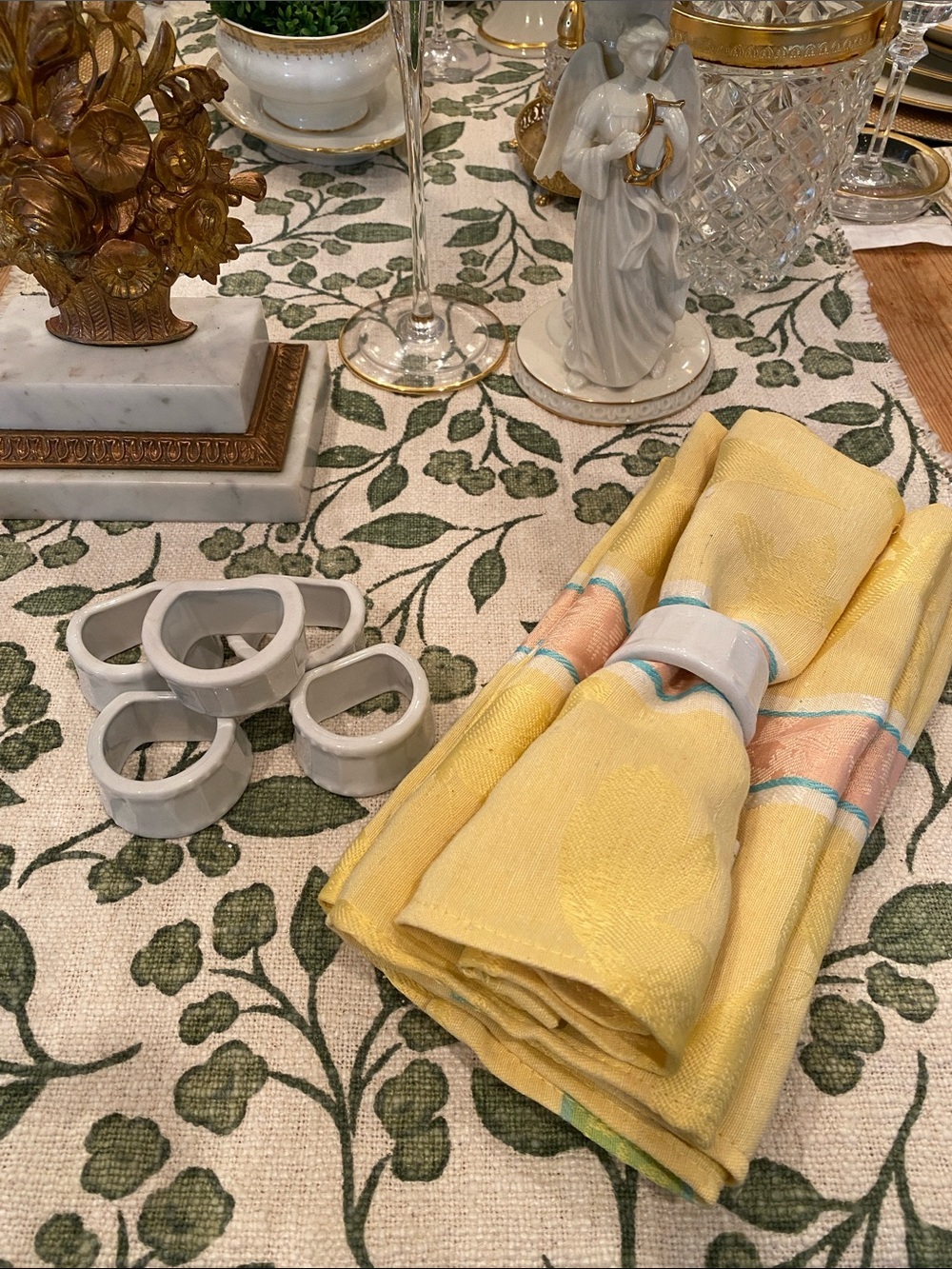 Yellow Decorative Cotton Napkins FREE GIFT with 5 White Ceramic Napkin Rings